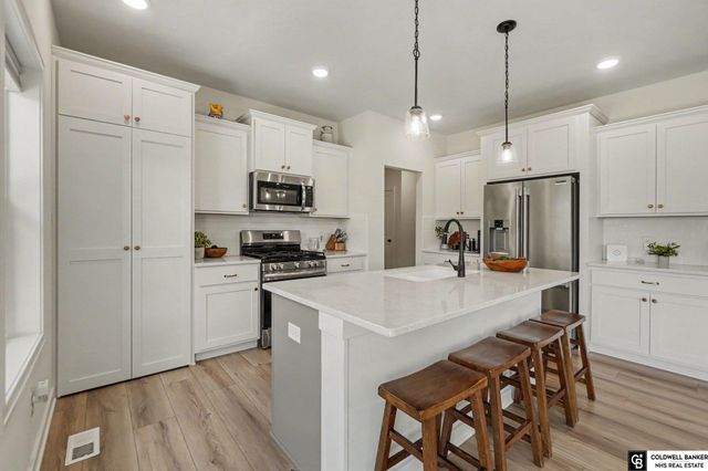 13710 S 54 Street, Papillion, NE 68133