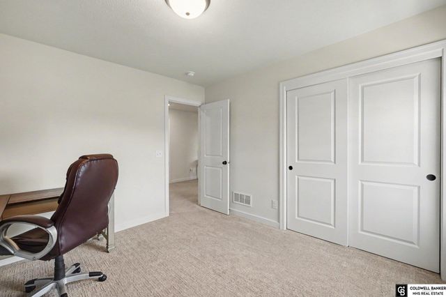 13710 S 54 Street, Papillion, NE 68133