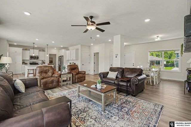 13710 S 54 Street, Papillion, NE 68133