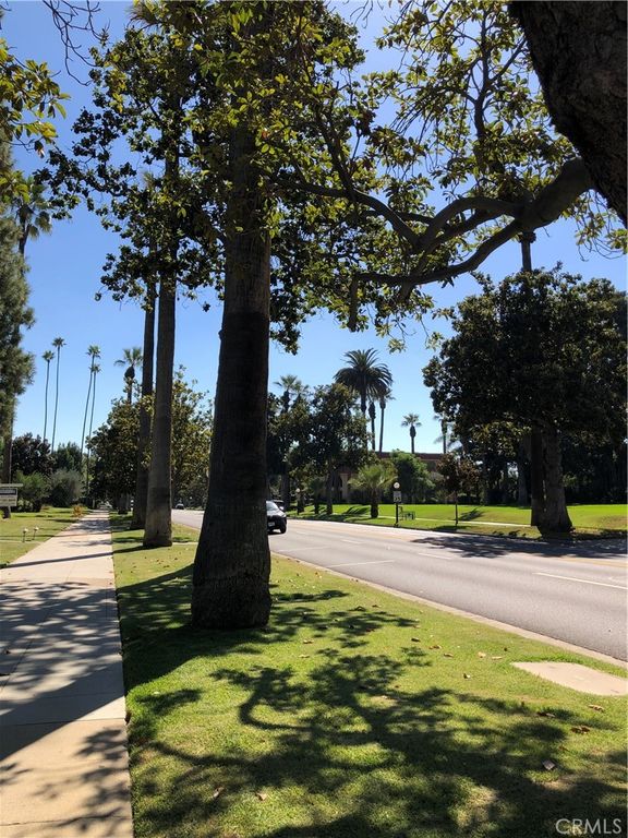 380 S Orange Grove Bl 8, Pasadena, CA 91105 — photo 3