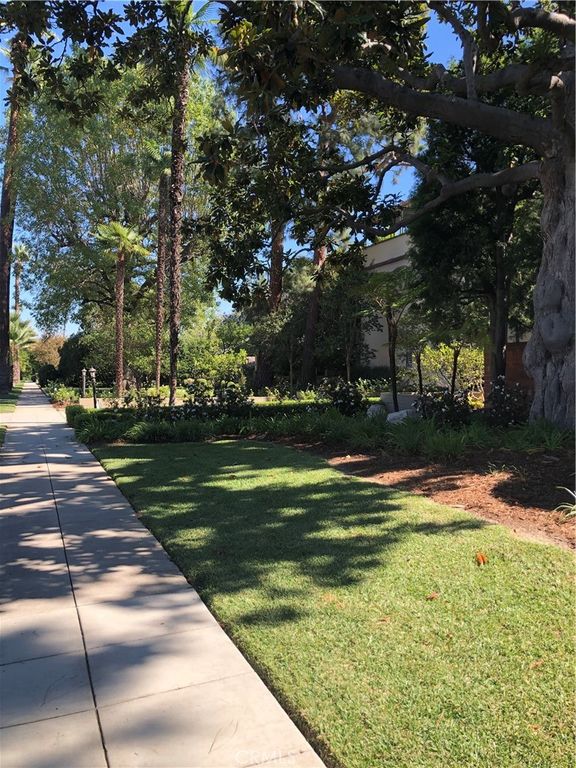 380 S Orange Grove Bl 8, Pasadena, CA 91105 — photo 5