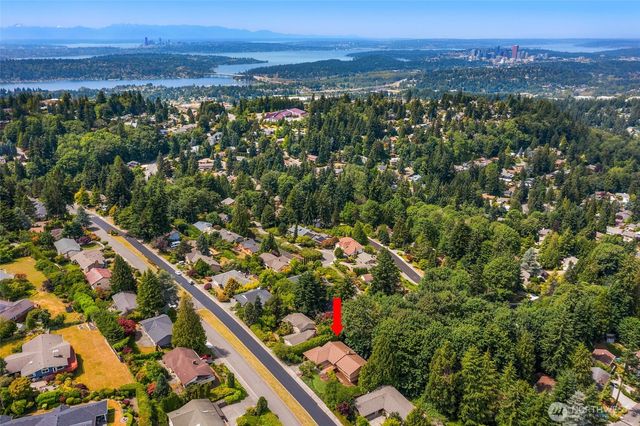 14724 SE 49th Street, Bellevue, WA 98006