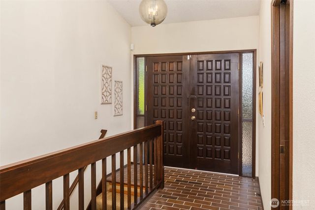 14724 SE 49th Street, Bellevue, WA 98006
