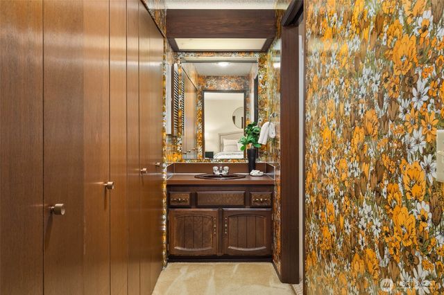 14724 SE 49th Street, Bellevue, WA 98006