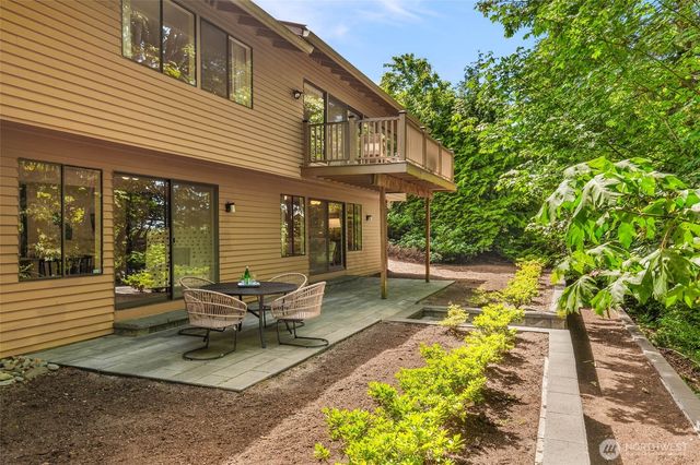 14724 SE 49th Street, Bellevue, WA 98006