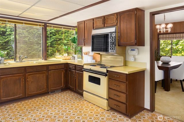 14724 SE 49th Street, Bellevue, WA 98006