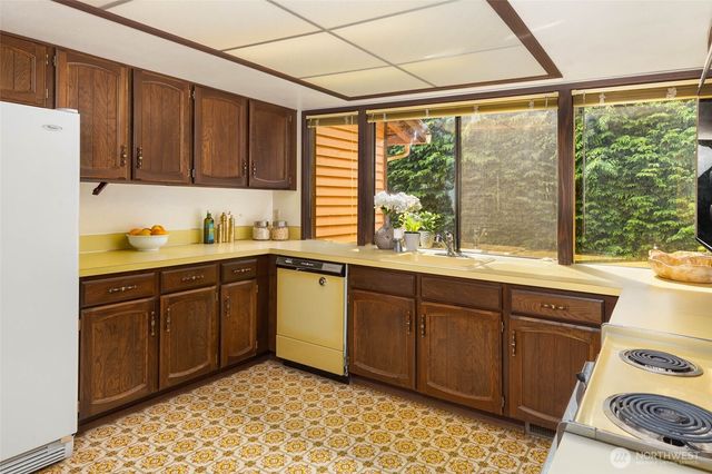 14724 SE 49th Street, Bellevue, WA 98006