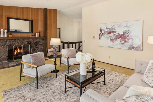 14724 SE 49th Street, Bellevue, WA 98006