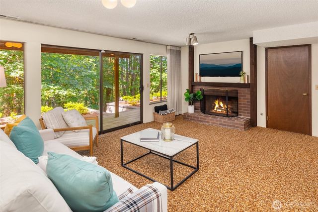 14724 SE 49th Street, Bellevue, WA 98006