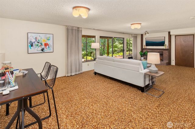 14724 SE 49th Street, Bellevue, WA 98006
