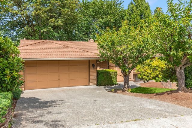 14724 SE 49th Street, Bellevue, WA 98006