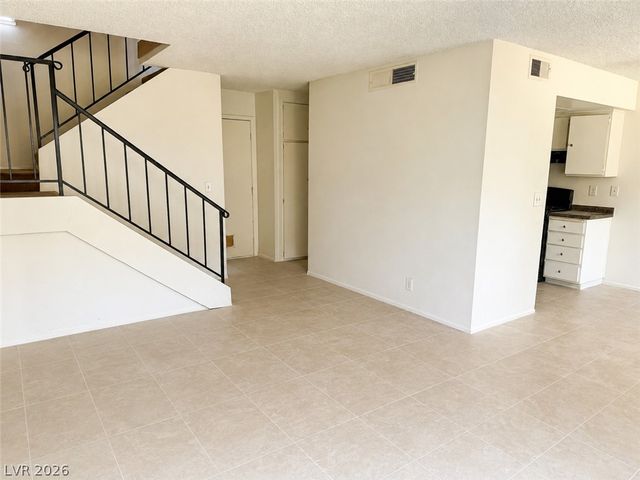 4338 Caliente Street 12, Las Vegas, NV 89119