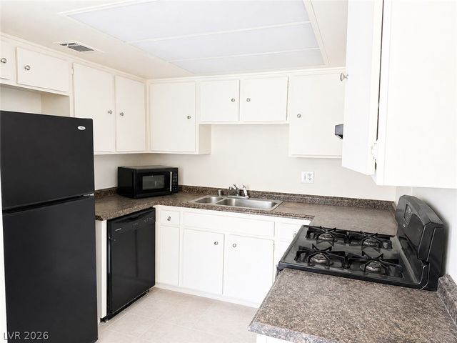 4338 Caliente Street 12, Las Vegas, NV 89119