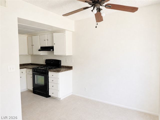 4338 Caliente Street 12, Las Vegas, NV 89119