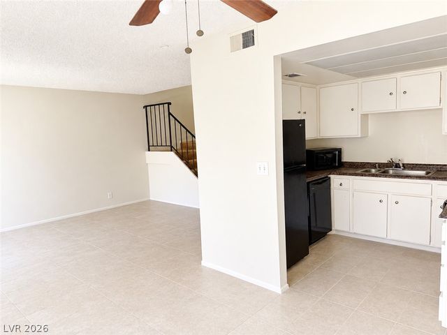 4338 Caliente Street 12, Las Vegas, NV 89119