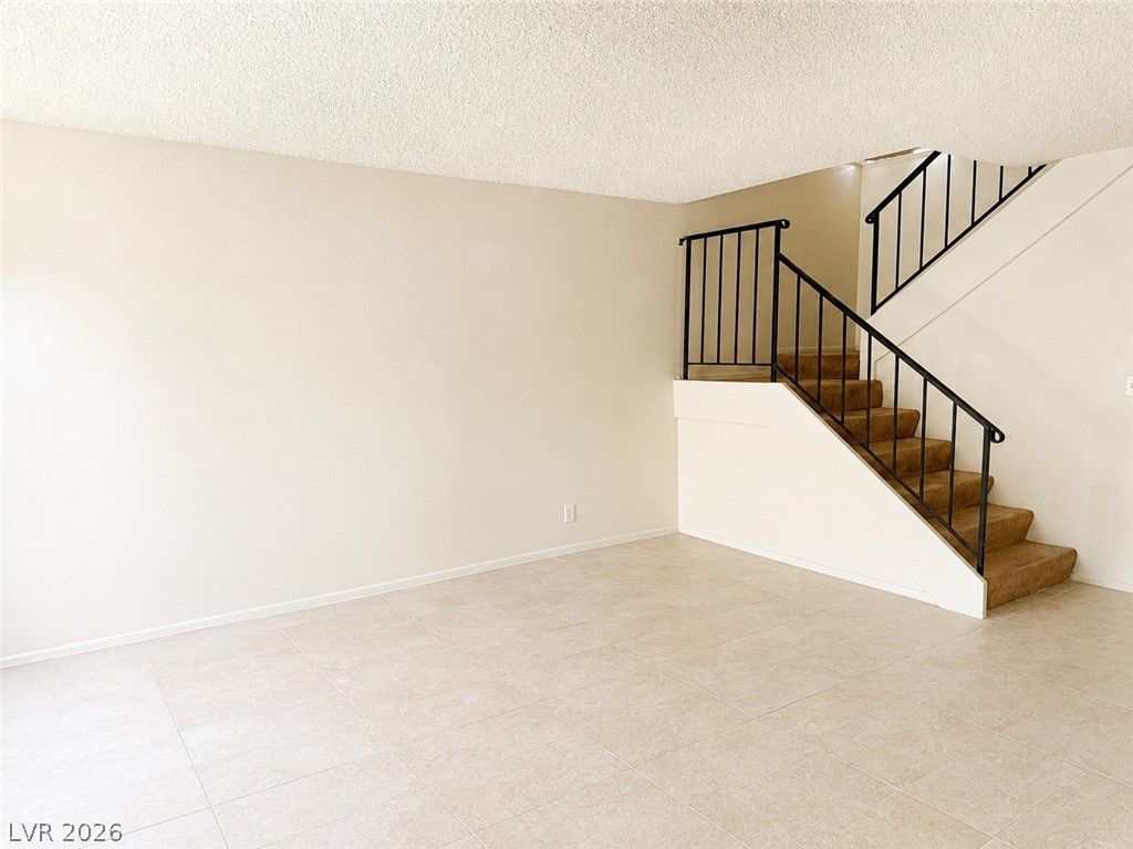 4338 Caliente Street 12, Las Vegas, NV 89119 — photo 4