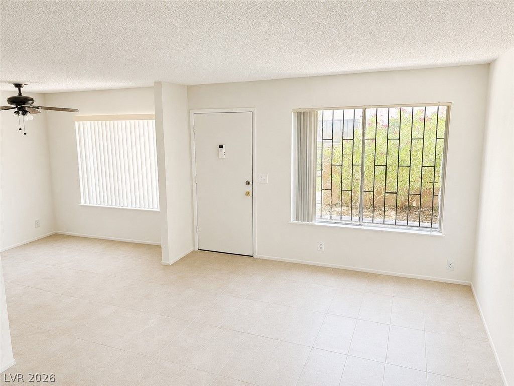 4338 Caliente Street 12, Las Vegas, NV 89119 — photo 5
