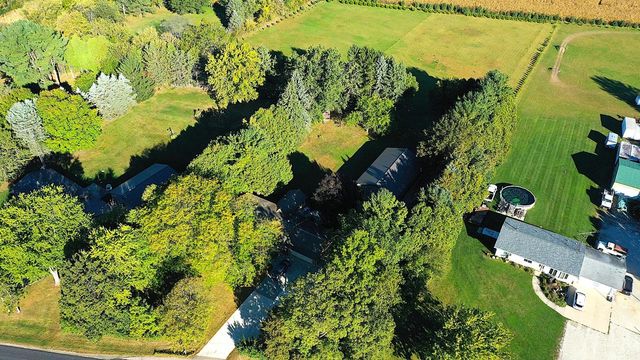 W1758 Spring Prairie ROAD, Burlington, WI 53105