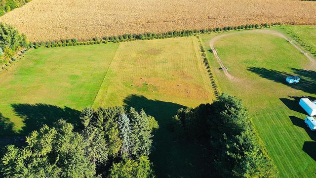 W1758 Spring Prairie ROAD, Burlington, WI 53105