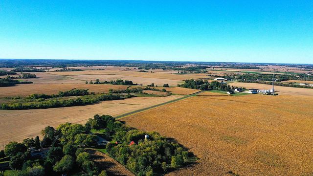 W1758 Spring Prairie ROAD, Burlington, WI 53105