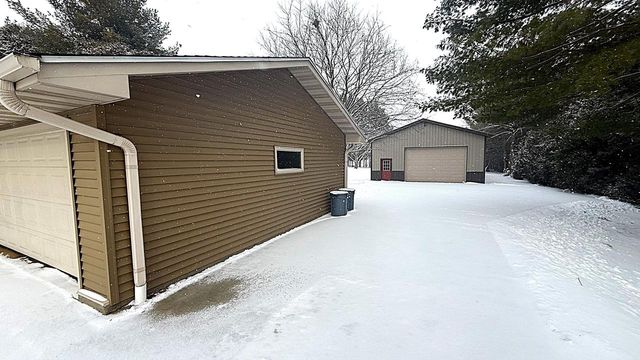 W1758 Spring Prairie ROAD, Burlington, WI 53105