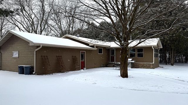 W1758 Spring Prairie ROAD, Burlington, WI 53105