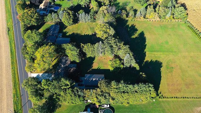 W1758 Spring Prairie ROAD, Burlington, WI 53105