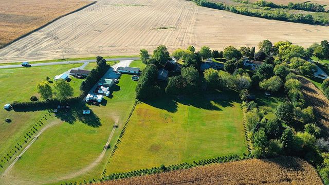 W1758 Spring Prairie ROAD, Burlington, WI 53105