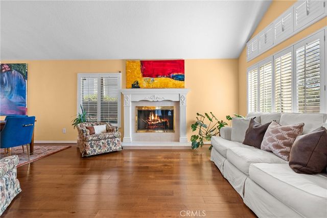 28350 Welfleet Lane, Saugus, CA 91350