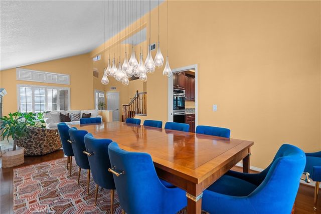 28350 Welfleet Lane, Saugus, CA 91350