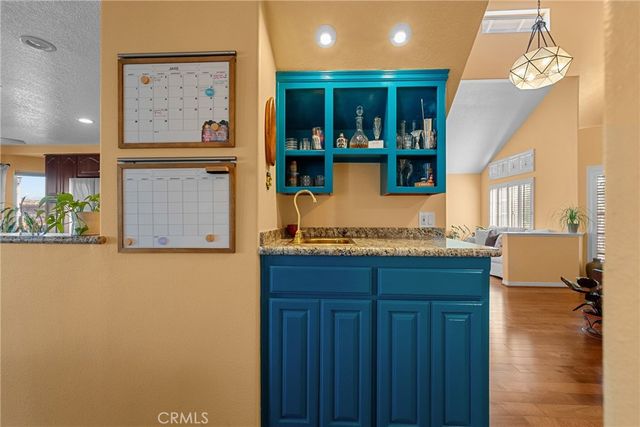 28350 Welfleet Lane, Saugus, CA 91350