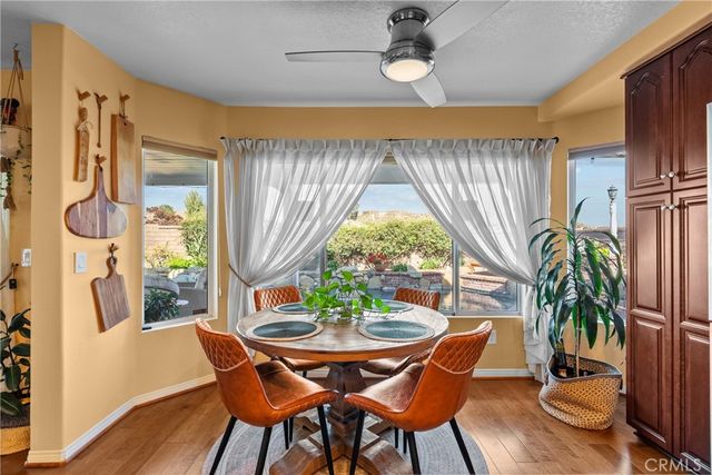 28350 Welfleet Lane, Saugus, CA 91350