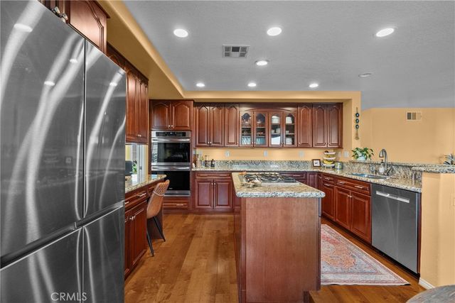 28350 Welfleet Lane, Saugus, CA 91350