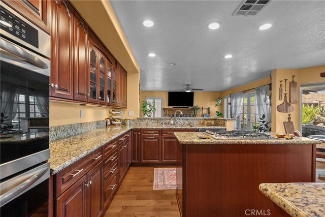 28350 Welfleet Lane, Saugus, CA 91350