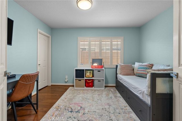 28350 Welfleet Lane, Saugus, CA 91350