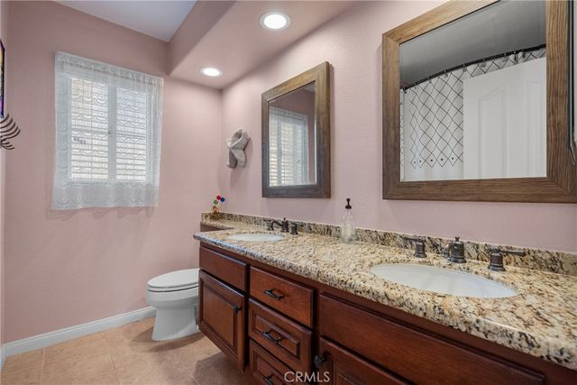 28350 Welfleet Lane, Saugus, CA 91350