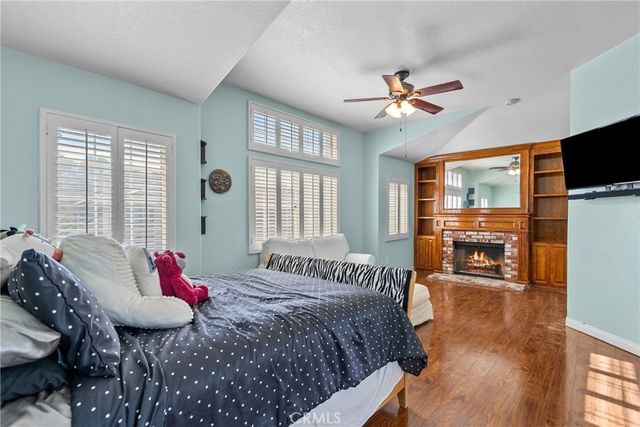 28350 Welfleet Lane, Saugus, CA 91350