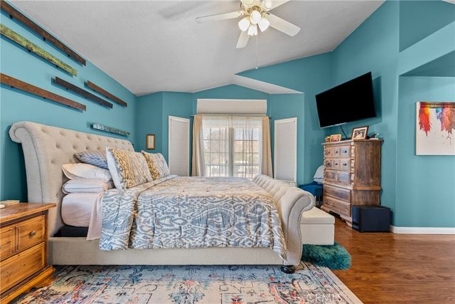 28350 Welfleet Lane, Saugus, CA 91350