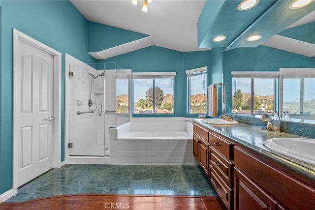 28350 Welfleet Lane, Saugus, CA 91350