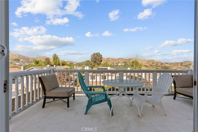28350 Welfleet Lane, Saugus, CA 91350