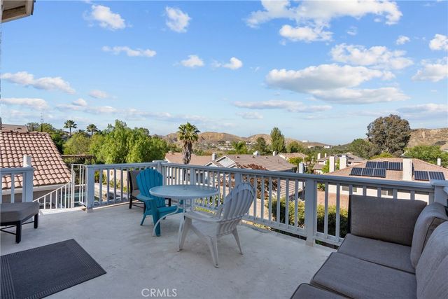 28350 Welfleet Lane, Saugus, CA 91350