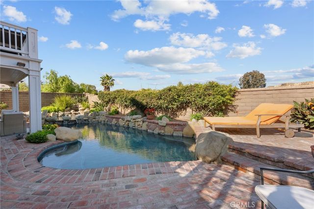 28350 Welfleet Lane, Saugus, CA 91350