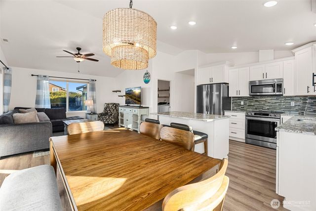 1110 Ocean Shores Boulevard SW, Ocean Shores, WA 98569