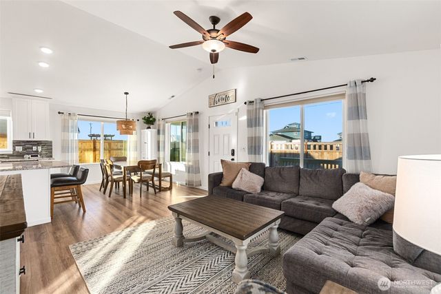 1110 Ocean Shores Boulevard SW, Ocean Shores, WA 98569