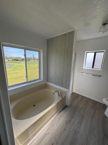 28640 Ward Street, Madera, CA 93638