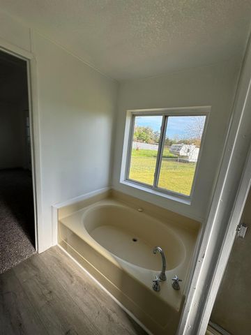 28640 Ward Street, Madera, CA 93638