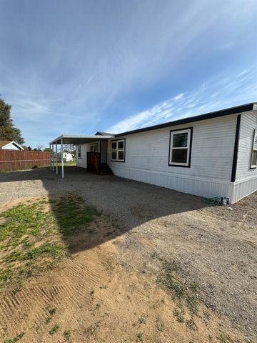 28640 Ward Street, Madera, CA 93638