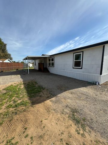 28640 Ward Street, Madera, CA 93638
