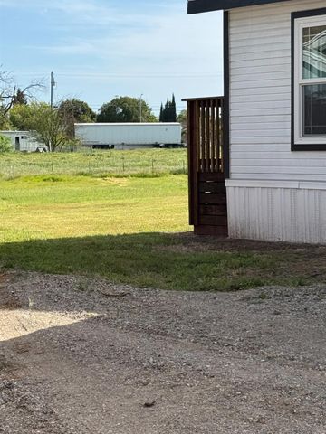 28640 Ward Street, Madera, CA 93638