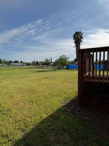 28640 Ward Street, Madera, CA 93638